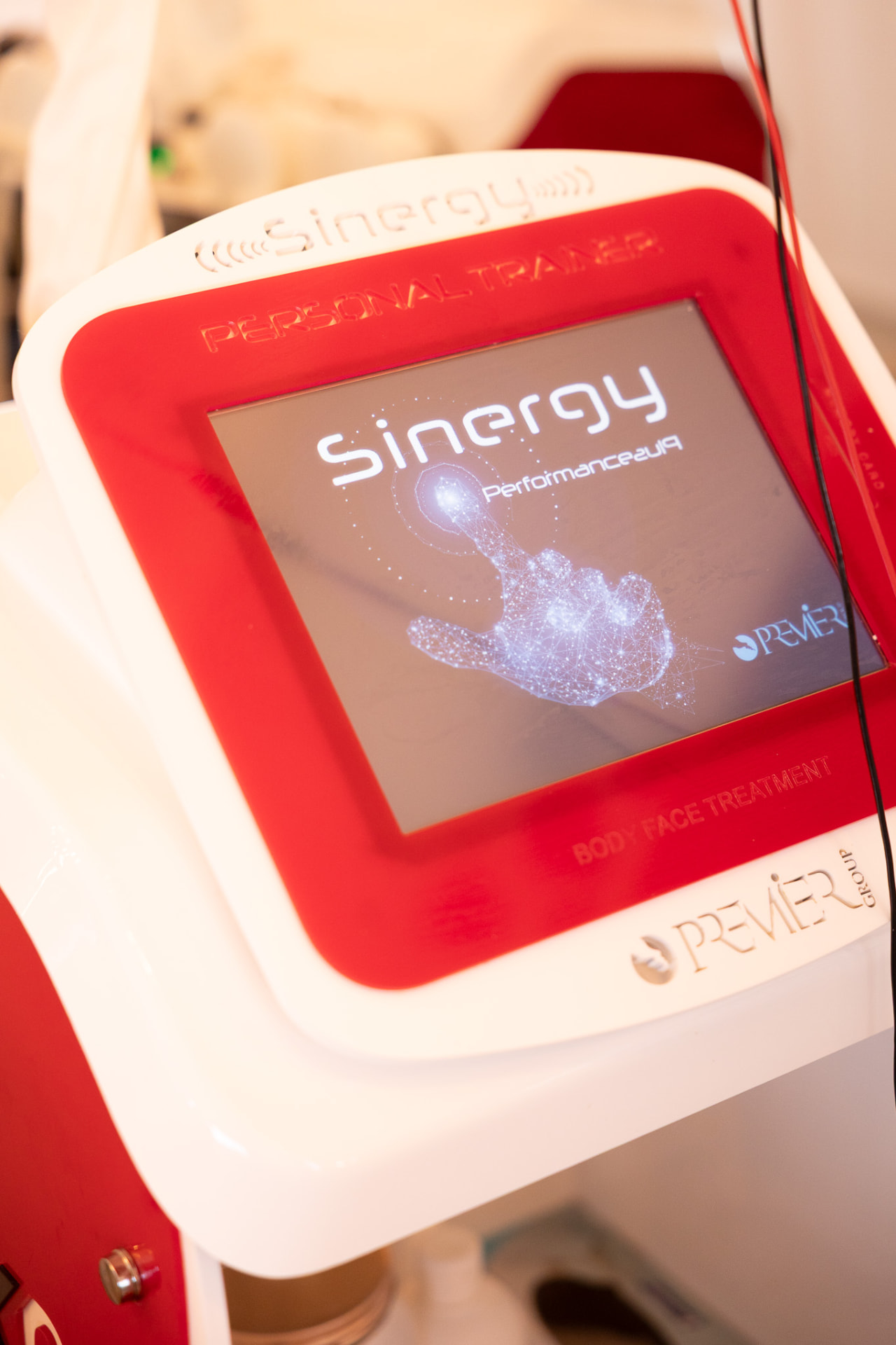 Display del macchinario Sinergy Performance Plus per viso e corpo